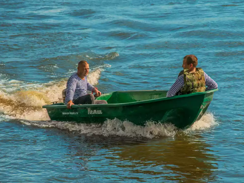 Стеклопластиковая лодка Neman-340 (тримаран) в Электростали