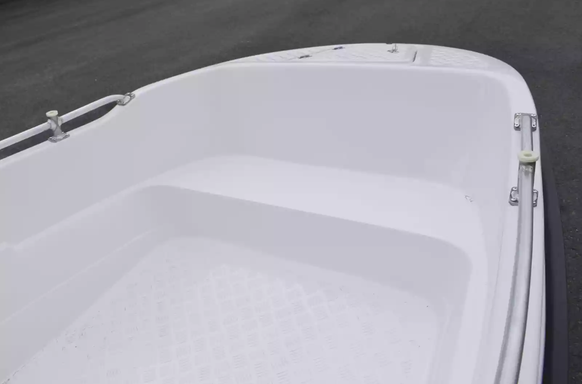 Стеклопластиковая лодка Пингвин New (тримаран) в Электростали