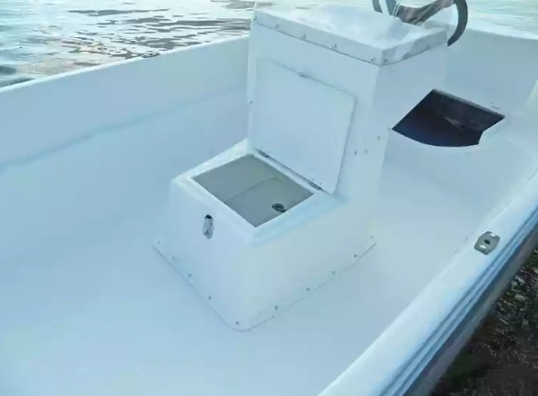 Стеклопластиковая лодка Пингвин с консолью (тримаран) в Электростали