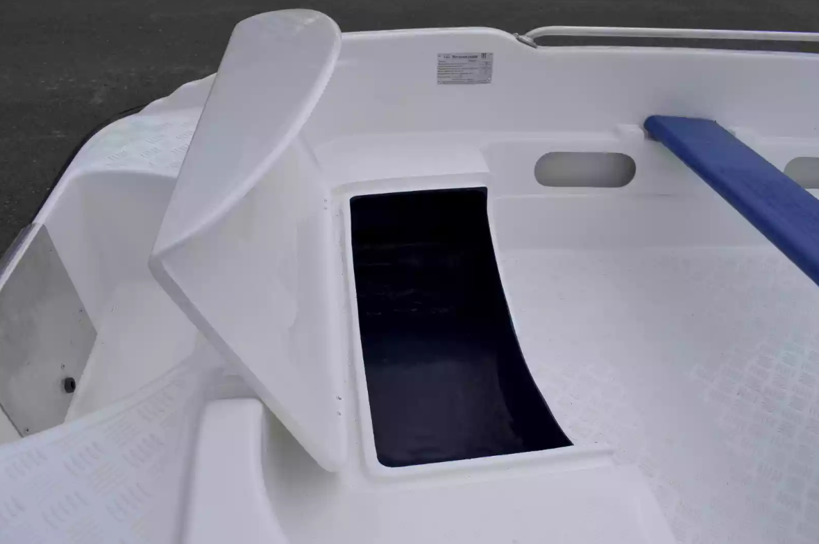 Стеклопластиковая лодка Пингвин New (тримаран) в Электростали