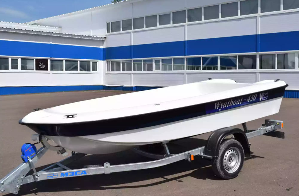 Стеклопластиковая лодка Wyatboat 430 тримаран в Электростали
