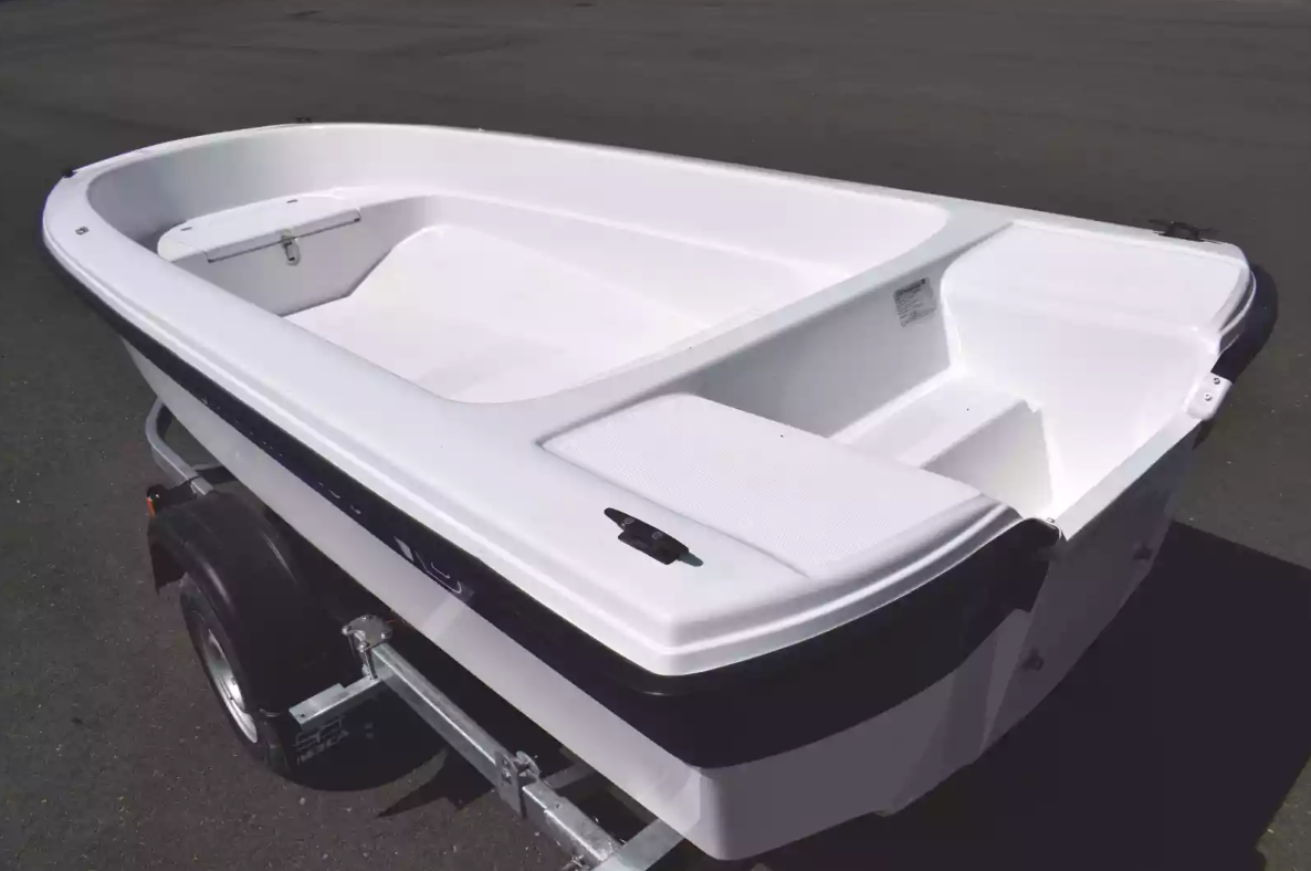 Стеклопластиковая лодка Wyatboat 430 тримаран в Электростали